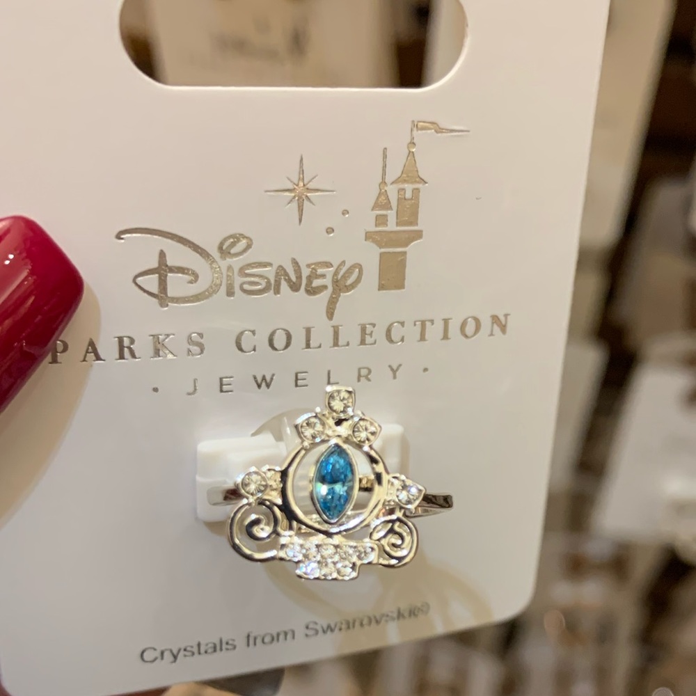 DISNEY PARKS CINDERELLA COACH RING - Picture 4 of 4